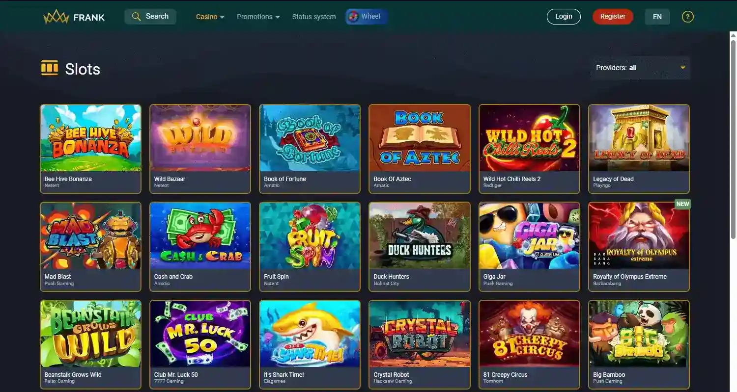 Portátil e telemóvel com grelha abstrata de jogos e elementos de pagamento